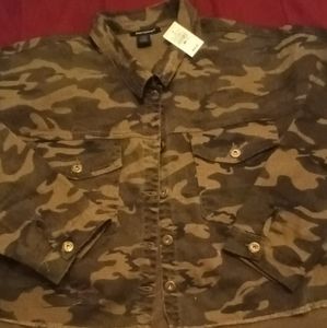 Two Piece Camouflage Set.♥️